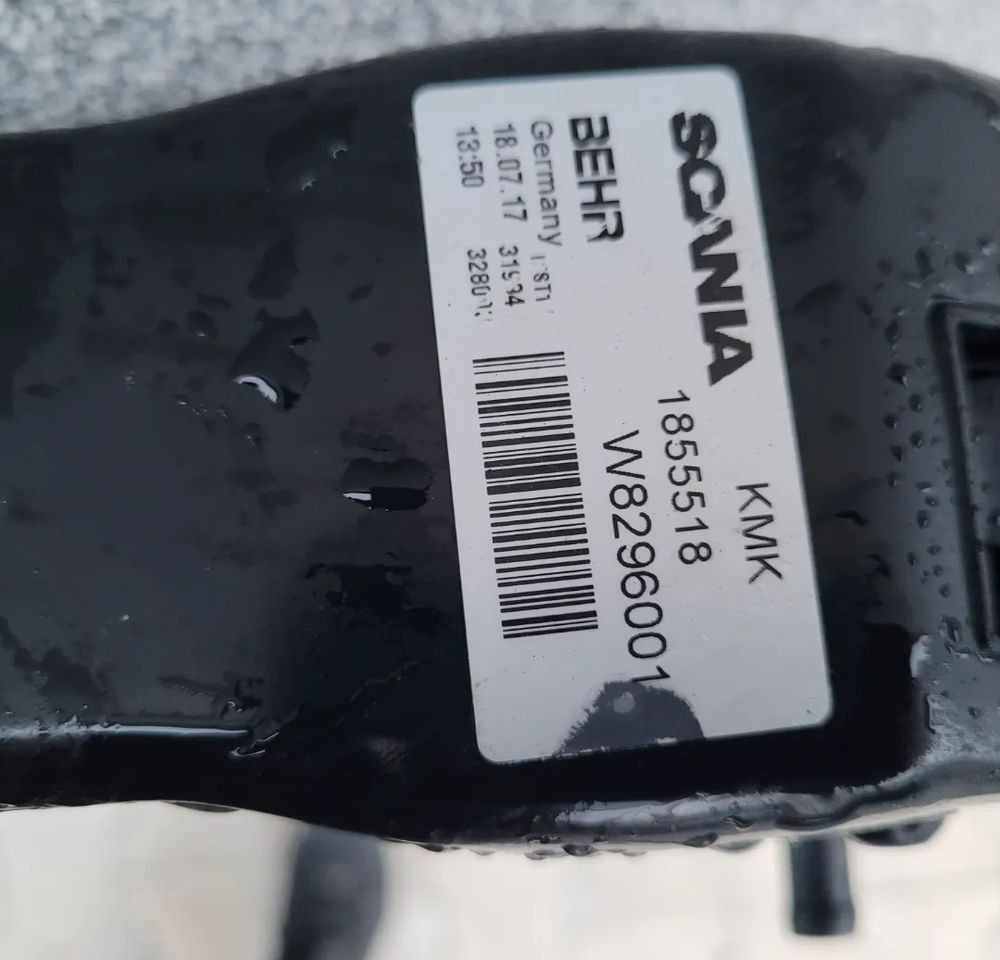 CHŁODNICA WODY SCANIA R 1855518 ORYGINAŁ SZCZELNE - 라디에이터 트럭 용 : 사진 3 CHŁODNICA WODY SCANIA R 1855518 ORYGINAŁ SZCZELNE - 라디에이터 트럭 용 : 사진 3