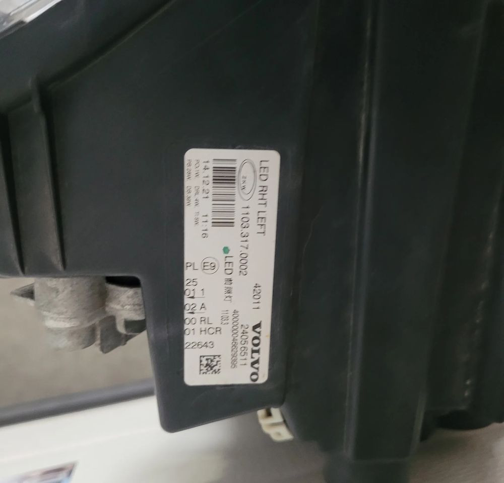 LAMPA LED LH VOLVO FH5 ORYGINAŁ 24056511 CHWALIM116 - 빛/ 조명 트럭 용 : 사진 4 LAMPA LED LH VOLVO FH5 ORYGINAŁ 24056511 CHWALIM116 - 빛/ 조명 트럭 용 : 사진 4