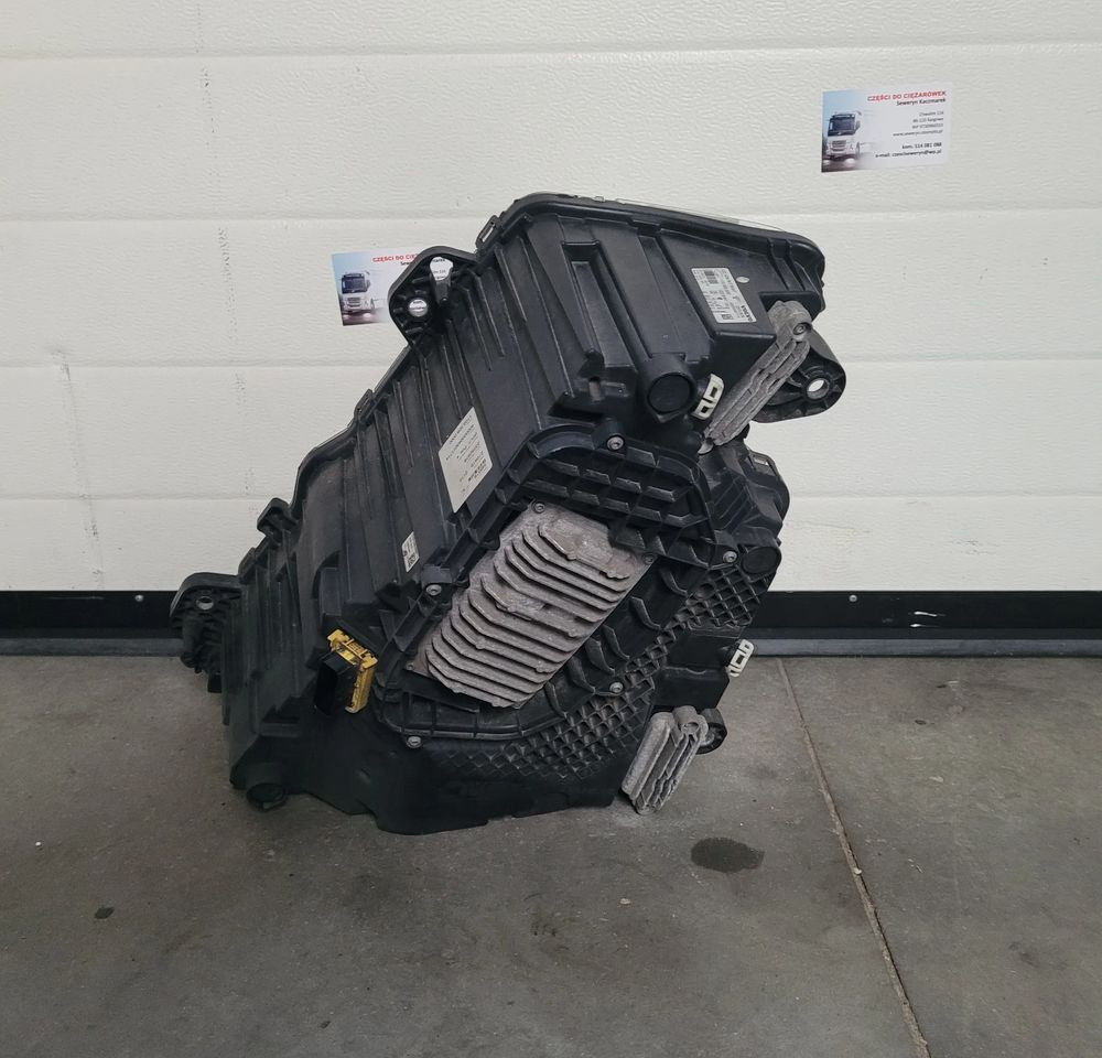 LAMPA LED RH. VOLVO FH5 23752678 ORYGINAŁ CHWALIM116 - 빛/ 조명 트럭 용 : 사진 2 LAMPA LED RH. VOLVO FH5 23752678 ORYGINAŁ CHWALIM116 - 빛/ 조명 트럭 용 : 사진 2