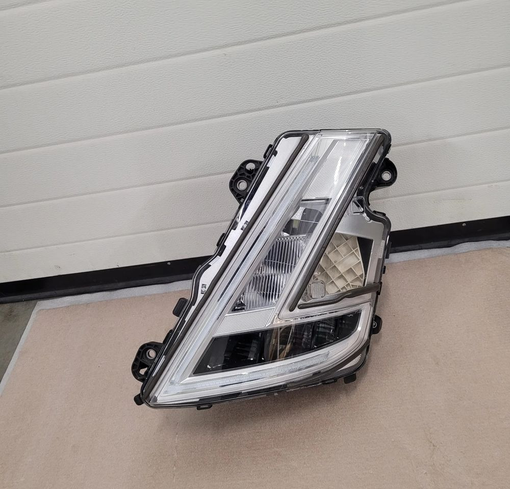 LAMPA LED VOLVO FH5 ORYGINAŁ LH. 23752680 - 빛/ 조명 트럭 용 : 사진 1 LAMPA LED VOLVO FH5 ORYGINAŁ LH. 23752680 - 빛/ 조명 트럭 용 : 사진 1