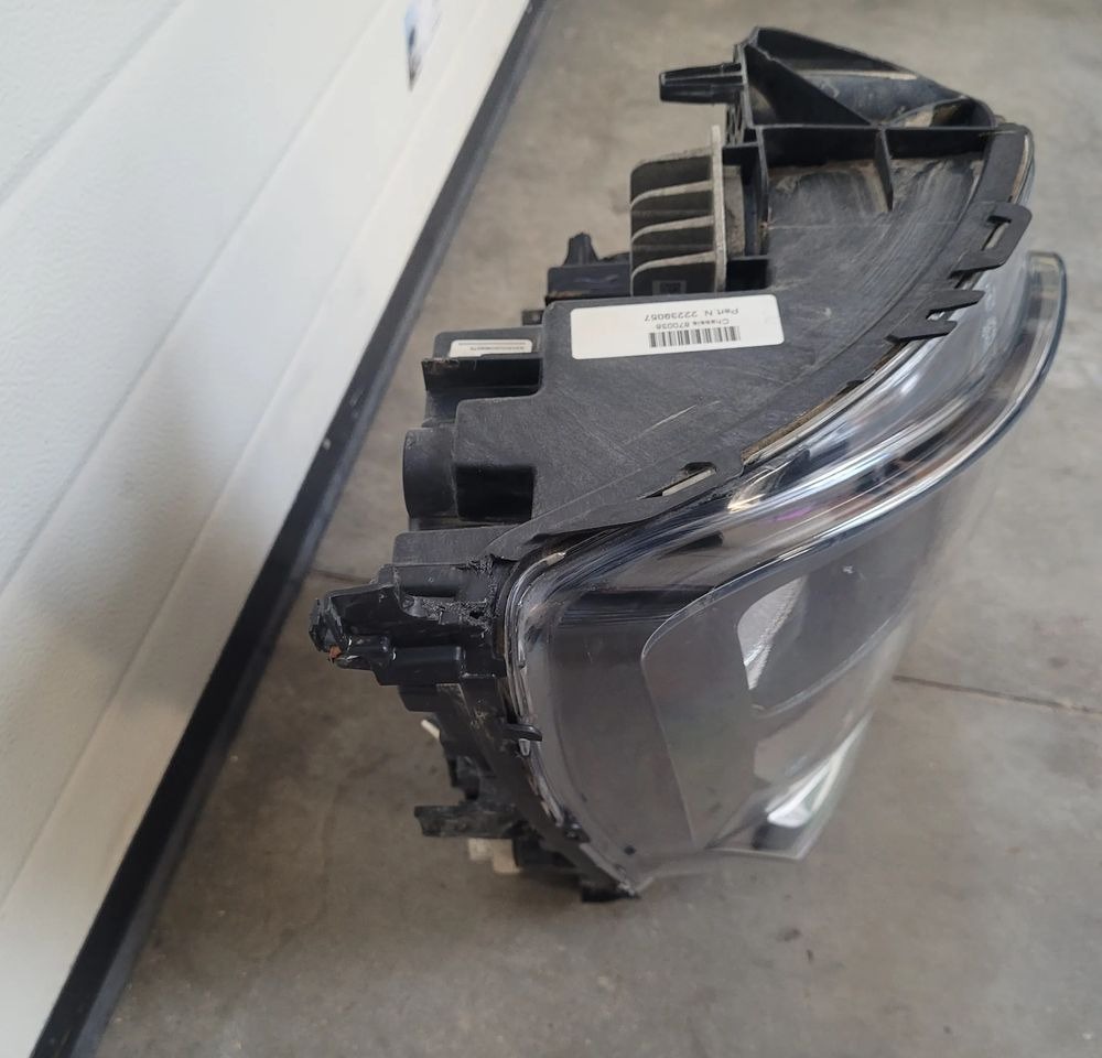 LAMPA VOLVO FMX RH ORYGINAŁ 22239057 CHWALIM116 - 빛/ 조명 트럭 용 : 사진 3 LAMPA VOLVO FMX RH ORYGINAŁ 22239057 CHWALIM116 - 빛/ 조명 트럭 용 : 사진 3