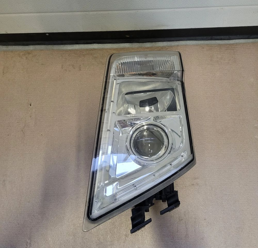 LAMPA XENON LH VOLVO FH 13 ORYGINAŁ - 빛/ 조명 트럭 용 : 사진 2 LAMPA XENON LH VOLVO FH 13 ORYGINAŁ - 빛/ 조명 트럭 용 : 사진 2
