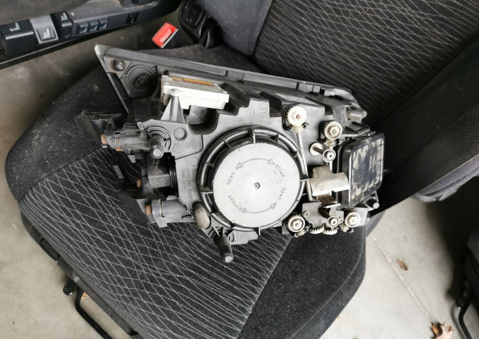 LAMPA XENON VOLVO FH 13 ORYGINAŁ PRAWA - 전조등 트럭 용 : 사진 2 LAMPA XENON VOLVO FH 13 ORYGINAŁ PRAWA - 전조등 트럭 용 : 사진 2