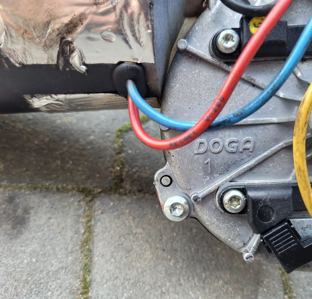 SILNICZEK WYCIERACZEK AUTOBUS DOGA CHWALIM116 - 와이퍼 트럭 용 : 사진 3 SILNICZEK WYCIERACZEK AUTOBUS DOGA CHWALIM116 - 와이퍼 트럭 용 : 사진 3