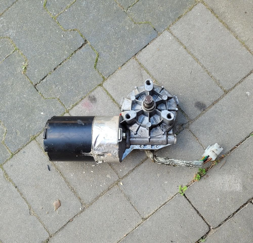 SILNICZEK WYCIERACZEK AUTOBUS DOGA CHWALIM116 - 와이퍼 트럭 용 : 사진 2 SILNICZEK WYCIERACZEK AUTOBUS DOGA CHWALIM116 - 와이퍼 트럭 용 : 사진 2