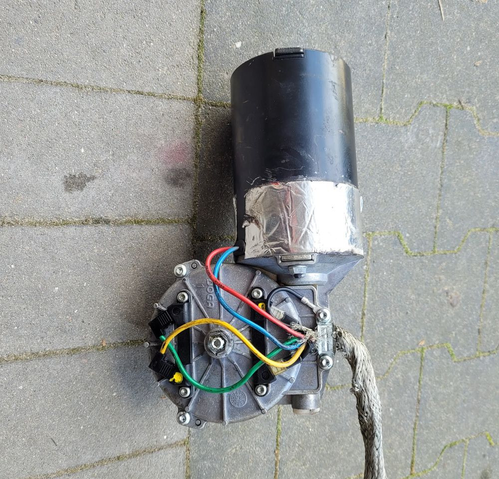 SILNICZEK WYCIERACZEK AUTOBUS DOGA CHWALIM116 - 와이퍼 트럭 용 : 사진 1 SILNICZEK WYCIERACZEK AUTOBUS DOGA CHWALIM116 - 와이퍼 트럭 용 : 사진 1