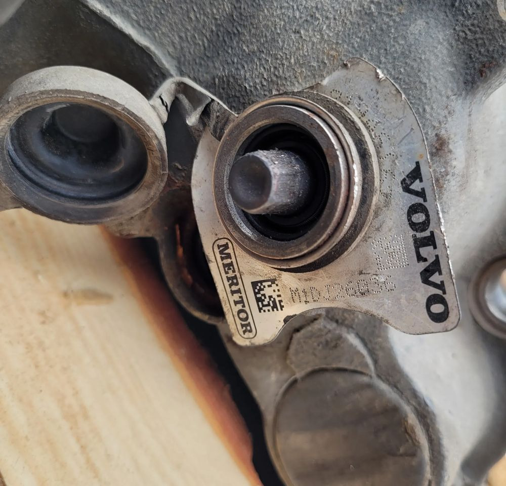 ZACISK MERITOR VOLVO FH4 ORYGINAŁ CENA ZA 1SZT CHWALIM116 - 브레이크 캘리퍼 트럭 용 : 사진 3 ZACISK MERITOR VOLVO FH4 ORYGINAŁ CENA ZA 1SZT CHWALIM116 - 브레이크 캘리퍼 트럭 용 : 사진 3