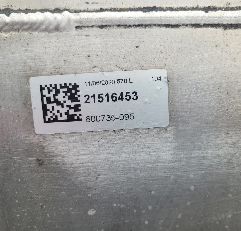 ZBIORNIK PALIWA VOLVO FH4 21516453 570L 140X70X70CM CHWALIM116 - 연료 탱크 트럭 용 : 사진 5 ZBIORNIK PALIWA VOLVO FH4 21516453 570L 140X70X70CM CHWALIM116 - 연료 탱크 트럭 용 : 사진 5