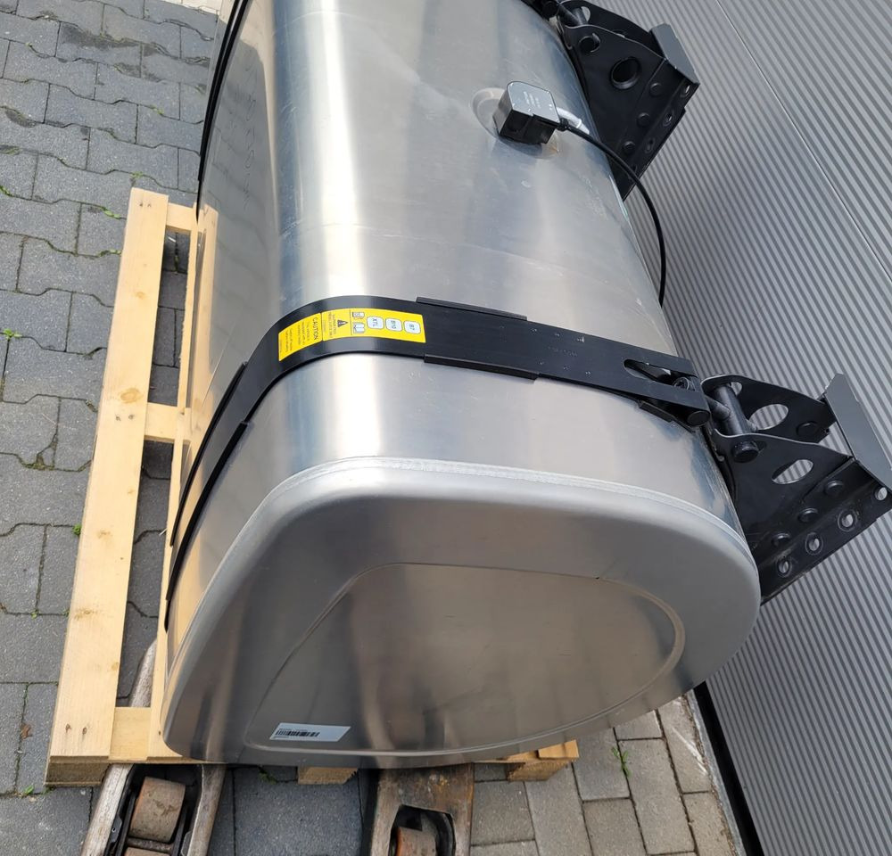 ZBIORNIK PALIWA VOLVO FH4 FH5 GAMA 140X70X70CM 21516453 570L CHWALIM116 - 연료 탱크 트럭 용 : 사진 3 ZBIORNIK PALIWA VOLVO FH4 FH5 GAMA 140X70X70CM 21516453 570L CHWALIM116 - 연료 탱크 트럭 용 : 사진 3
