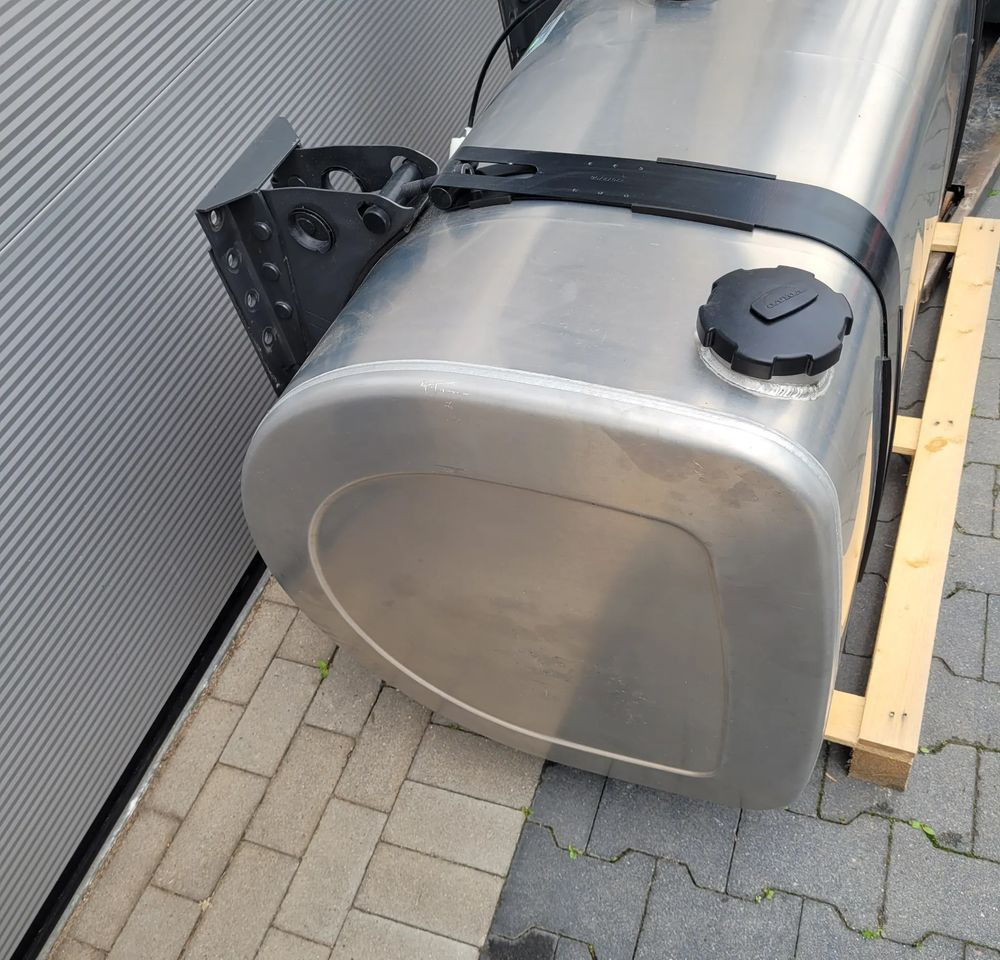 ZBIORNIK PALIWA VOLVO FH4 FH5 GAMA 140X70X70CM 21516453 570L CHWALIM116 - 연료 탱크 트럭 용 : 사진 2 ZBIORNIK PALIWA VOLVO FH4 FH5 GAMA 140X70X70CM 21516453 570L CHWALIM116 - 연료 탱크 트럭 용 : 사진 2