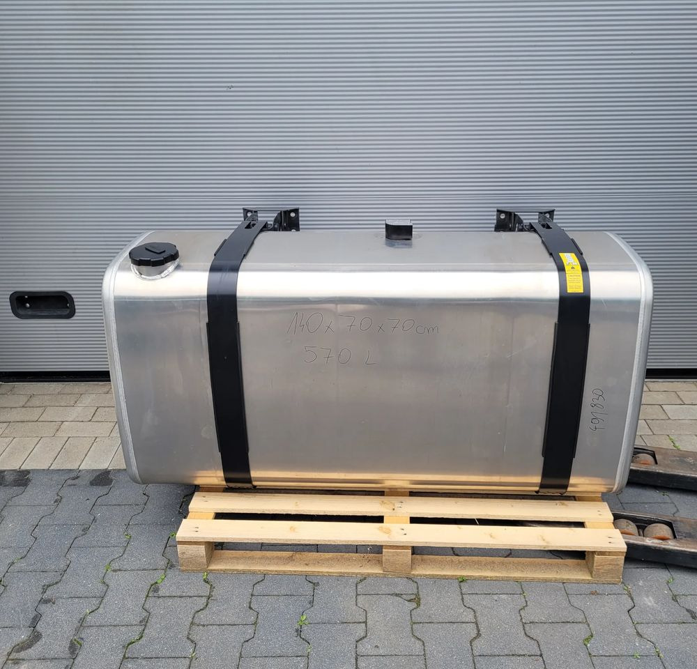 ZBIORNIK PALIWA VOLVO FH4 FH5 GAMA 140X70X70CM 21516453 570L CHWALIM116 - 연료 탱크 트럭 용 : 사진 1 ZBIORNIK PALIWA VOLVO FH4 FH5 GAMA 140X70X70CM 21516453 570L CHWALIM116 - 연료 탱크 트럭 용 : 사진 1