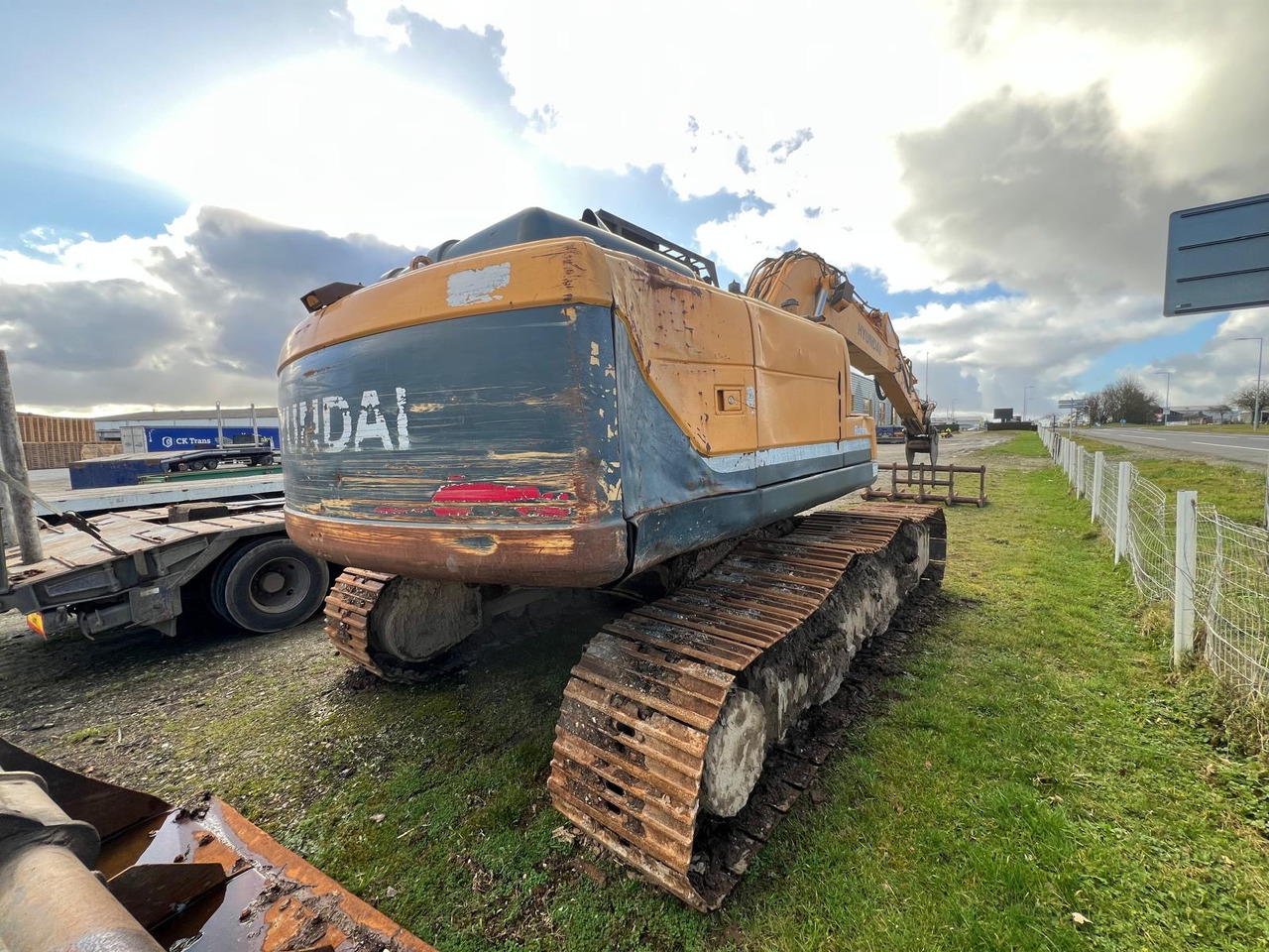 HYUNDAI ROBEX180L0-9 - 크롤러 굴삭기 : 사진 4 HYUNDAI ROBEX180L0-9 - 크롤러 굴삭기 : 사진 4