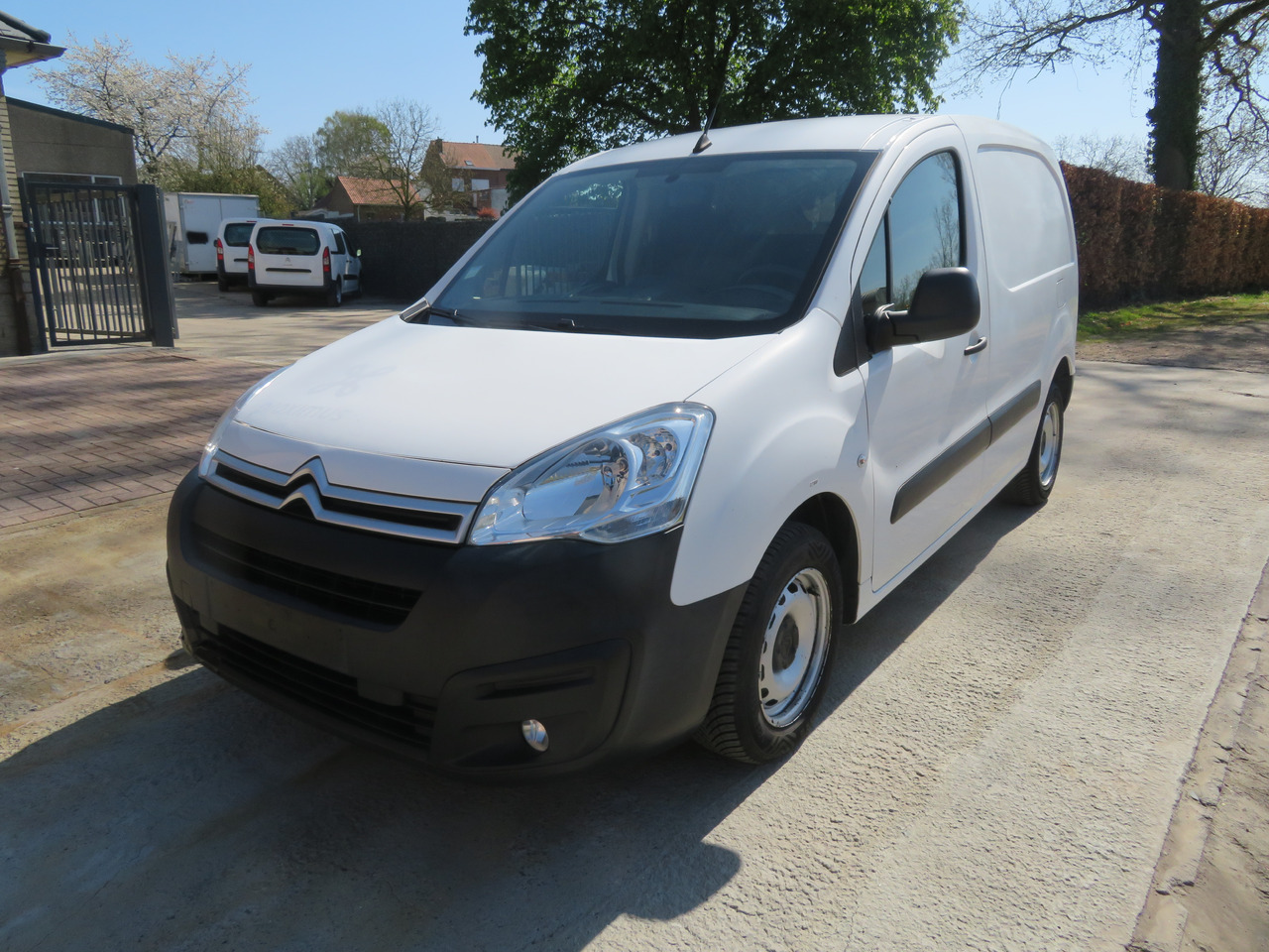 CITROËN Berlingo 1.6 BlueHDi CLUB - 패널 밴 : 사진 3 CITROËN Berlingo 1.6 BlueHDi CLUB - 패널 밴 : 사진 3