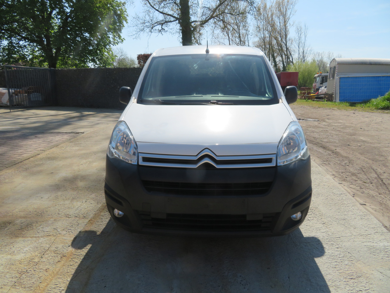 CITROËN Berlingo 1.6 BlueHDi CLUB - 패널 밴 : 사진 2 CITROËN Berlingo 1.6 BlueHDi CLUB - 패널 밴 : 사진 2