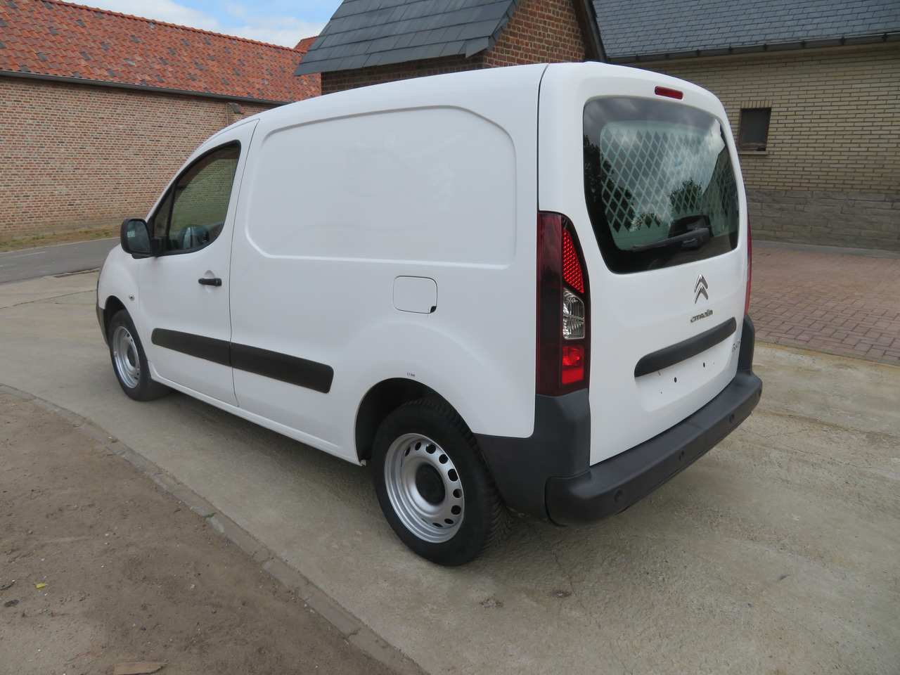 CITROËN Berlingo 1.6 BlueHDi CLUB - 패널 밴 : 사진 5 CITROËN Berlingo 1.6 BlueHDi CLUB - 패널 밴 : 사진 5