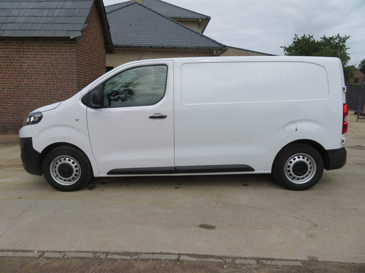 CITROËN Jumpy Club - 1.5 BlueHDi - 소형 밴 : 사진 4 CITROËN Jumpy Club - 1.5 BlueHDi - 소형 밴 : 사진 4