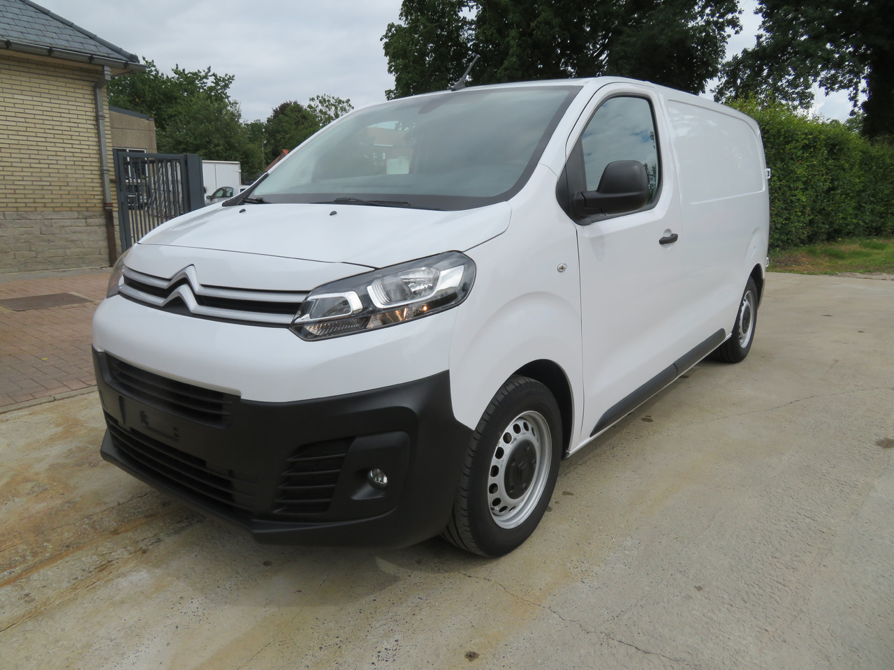 CITROËN Jumpy Club - 1.5 BlueHDi - 소형 밴 : 사진 3 CITROËN Jumpy Club - 1.5 BlueHDi - 소형 밴 : 사진 3