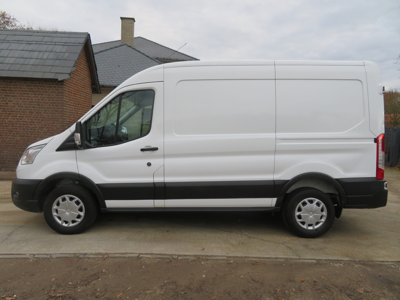 Ford Transit 2.0TDCi TREND - L2H2 - 패널 밴 : 사진 4 Ford Transit 2.0TDCi TREND - L2H2 - 패널 밴 : 사진 4