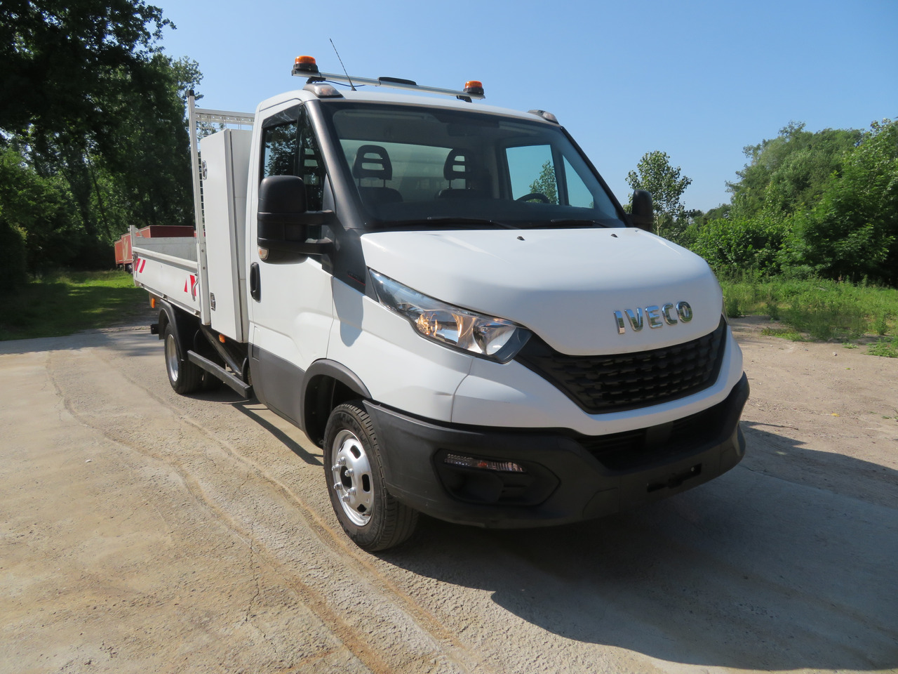 IVECO Daily 35C16 3.0 - 덤프 밴 : 사진 1 IVECO Daily 35C16 3.0 - 덤프 밴 : 사진 1