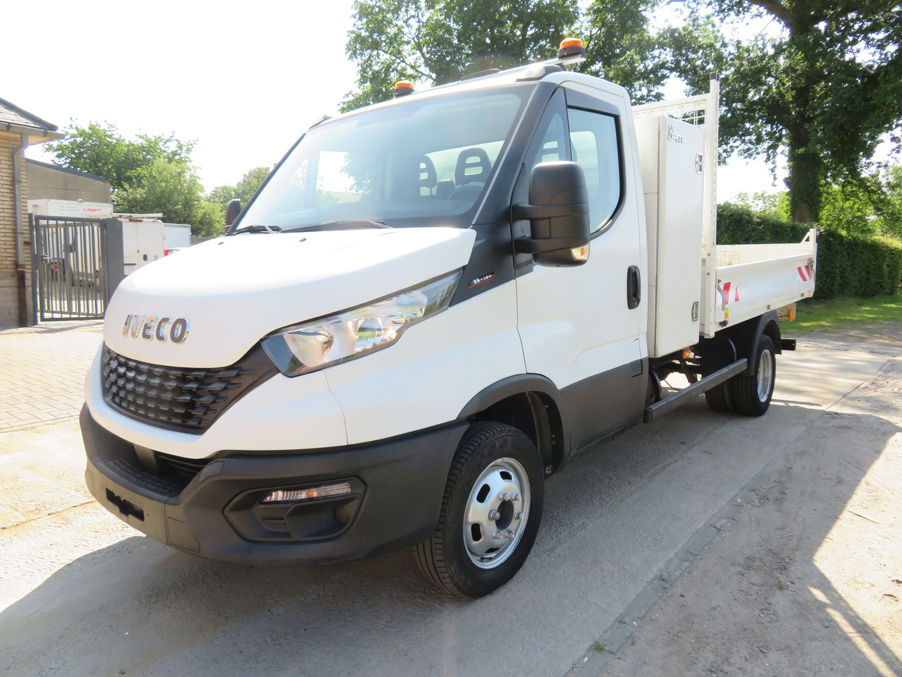 IVECO Daily 35C16 3.0 - 덤프 밴 : 사진 3 IVECO Daily 35C16 3.0 - 덤프 밴 : 사진 3
