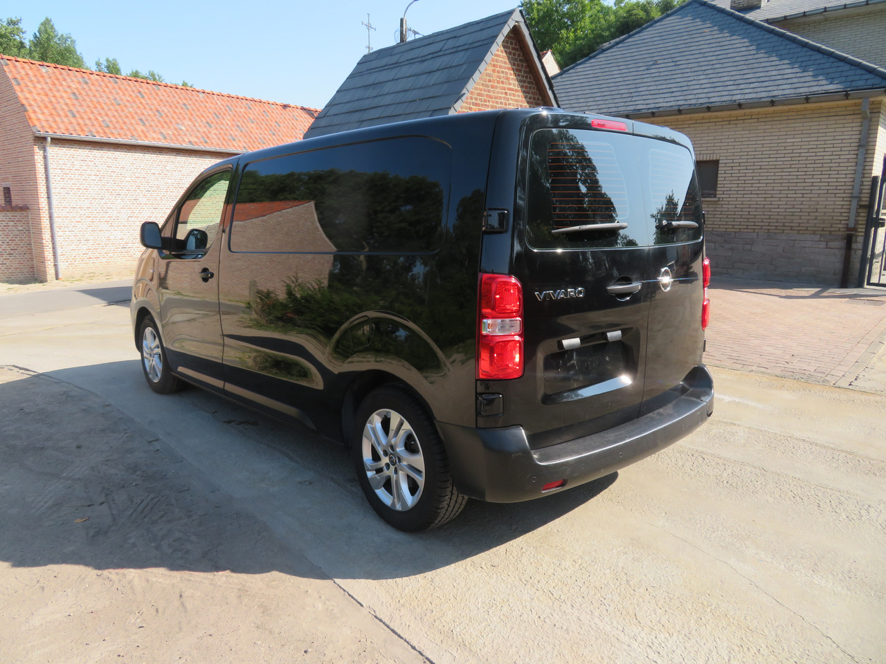 OPEL Vivaro 2.0 Turbo - L2H1 - 소형 밴 : 사진 5 OPEL Vivaro 2.0 Turbo - L2H1 - 소형 밴 : 사진 5