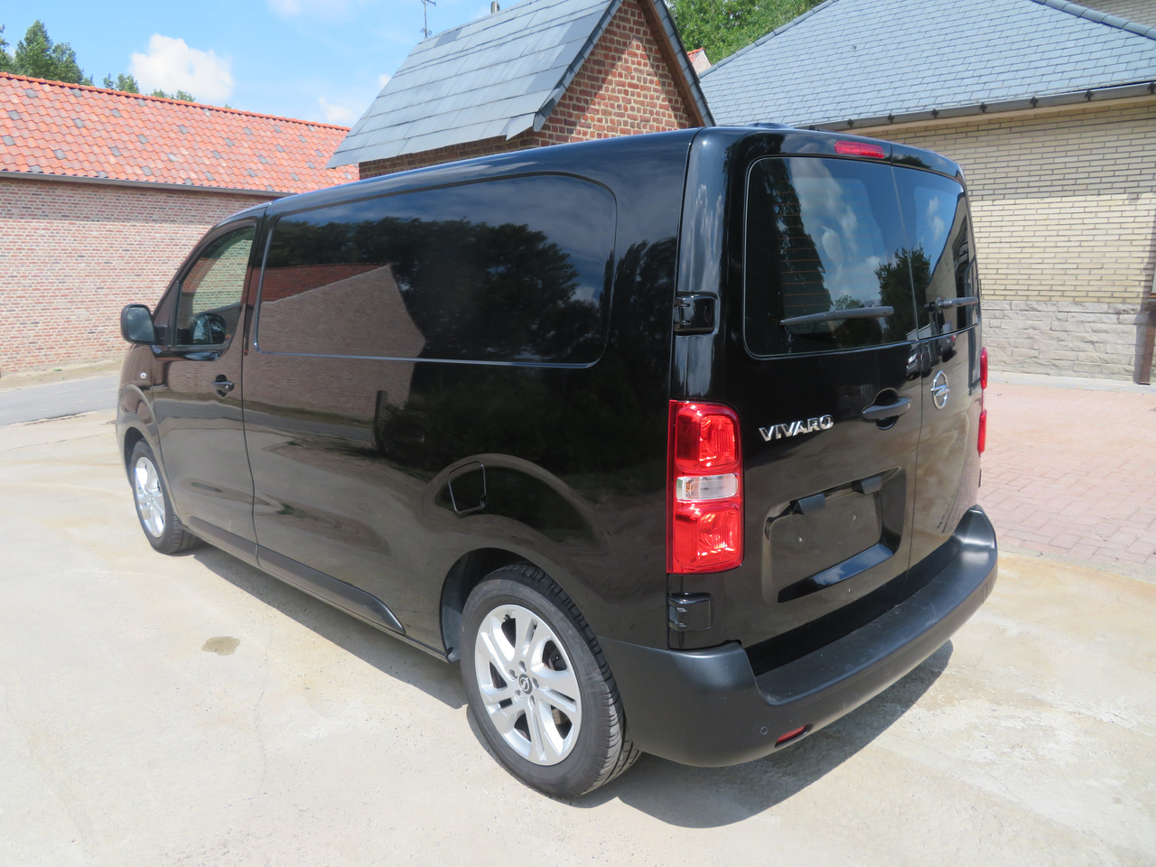 OPEL Vivaro Edition 2.0 Turbo - L2H1 - 소형 밴 : 사진 5 OPEL Vivaro Edition 2.0 Turbo - L2H1 - 소형 밴 : 사진 5