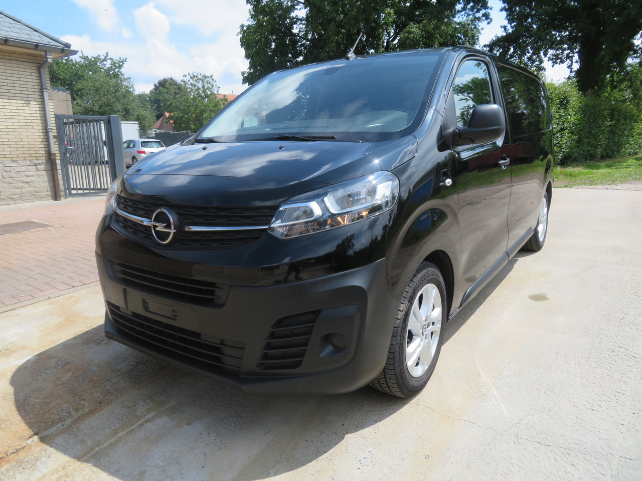 OPEL Vivaro Edition 2.0 Turbo - L2H1 - 소형 밴 : 사진 3 OPEL Vivaro Edition 2.0 Turbo - L2H1 - 소형 밴 : 사진 3