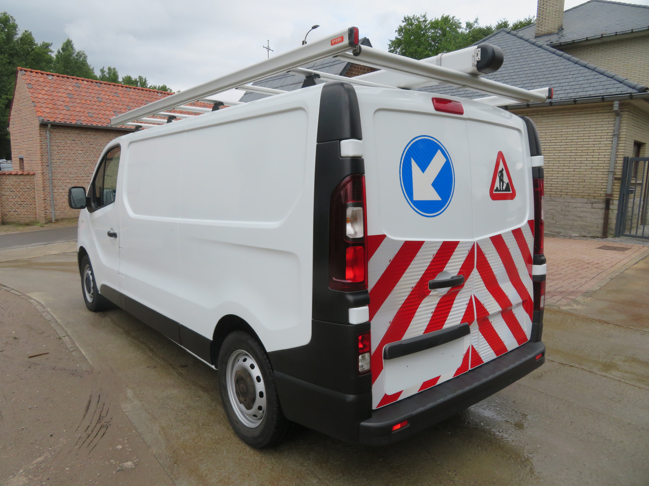 RENAULT Trafic 2.0dCi - L2H1 - 소형 밴 : 사진 5 RENAULT Trafic 2.0dCi - L2H1 - 소형 밴 : 사진 5
