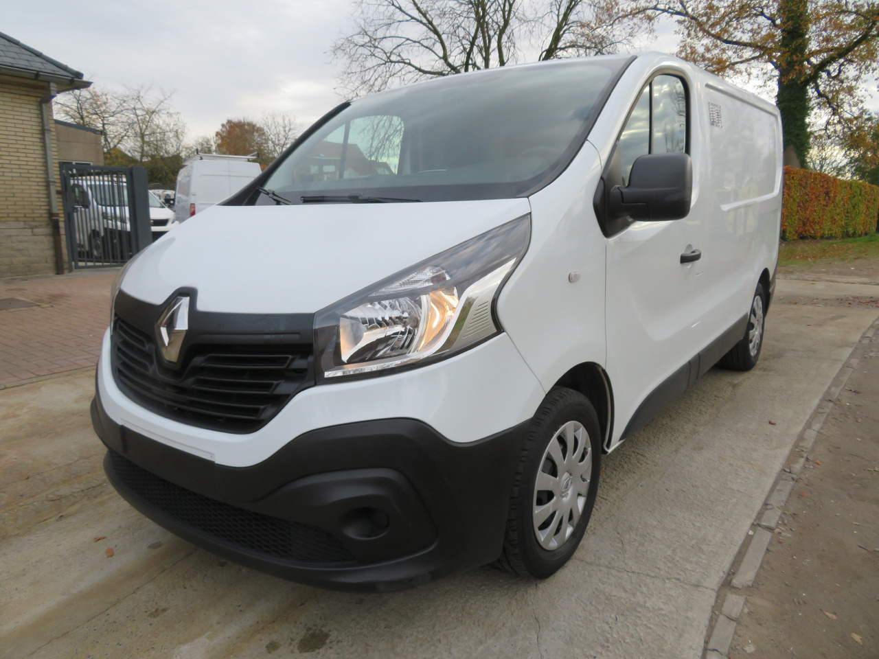 Renault Trafic 1.6dCi L1H1 - 소형 밴 : 사진 3 Renault Trafic 1.6dCi L1H1 - 소형 밴 : 사진 3
