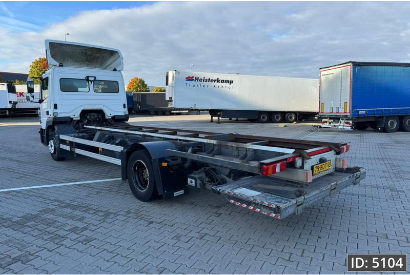 Mercedes-Benz Atego 1318 Day Cab, Euro 6, / BDF / DHOLLANDIA 2000KG - 컨테이너 운반 장치/ 스와프 보디 트럭 : 사진 2 Mercedes-Benz Atego 1318 Day Cab, Euro 6, / BDF / DHOLLANDIA 2000KG - 컨테이너 운반 장치/ 스와프 보디 트럭 : 사진 2