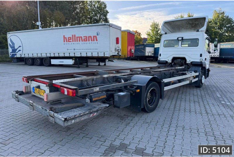 Mercedes-Benz Atego 1318 Day Cab, Euro 6, / BDF / DHOLLANDIA 2000KG - 컨테이너 운반 장치/ 스와프 보디 트럭 : 사진 3 Mercedes-Benz Atego 1318 Day Cab, Euro 6, / BDF / DHOLLANDIA 2000KG - 컨테이너 운반 장치/ 스와프 보디 트럭 : 사진 3