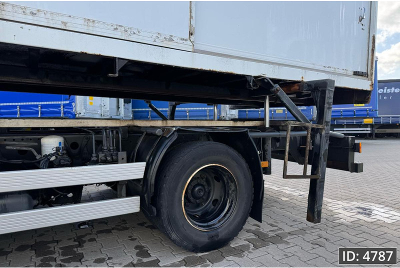 Mercedes-Benz Atego 816 Day Cab, Euro 5, BDF / EPS automatic / standklima / Hydraulic system - 컨테이너 운반 장치/ 스와프 보디 트럭 : 사진 3 Mercedes-Benz Atego 816 Day Cab, Euro 5, BDF / EPS automatic / standklima / Hydraulic system - 컨테이너 운반 장치/ 스와프 보디 트럭 : 사진 3