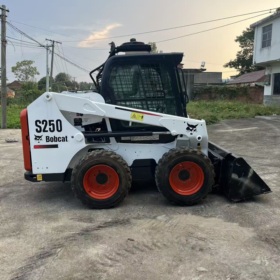 BOBCAT Skid Steer Loader S250 New Condition Hours True - 스키드 스티어 로더 : 사진 2 BOBCAT Skid Steer Loader S250 New Condition Hours True - 스키드 스티어 로더 : 사진 2