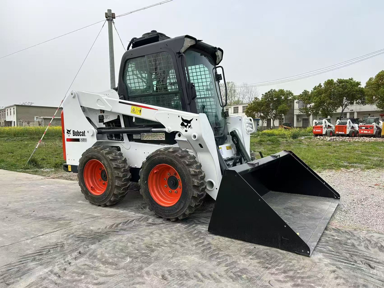 BOBCAT Skid Steer Loader S550 - 스키드 스티어 로더 : 사진 1 BOBCAT Skid Steer Loader S550 - 스키드 스티어 로더 : 사진 1