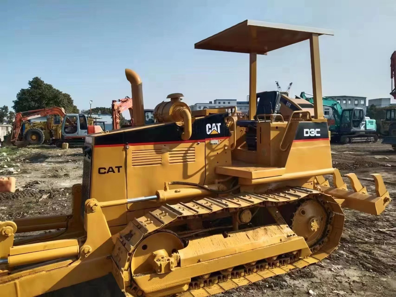 CAT D3C - 불도저 : 사진 1 CAT D3C - 불도저 : 사진 1