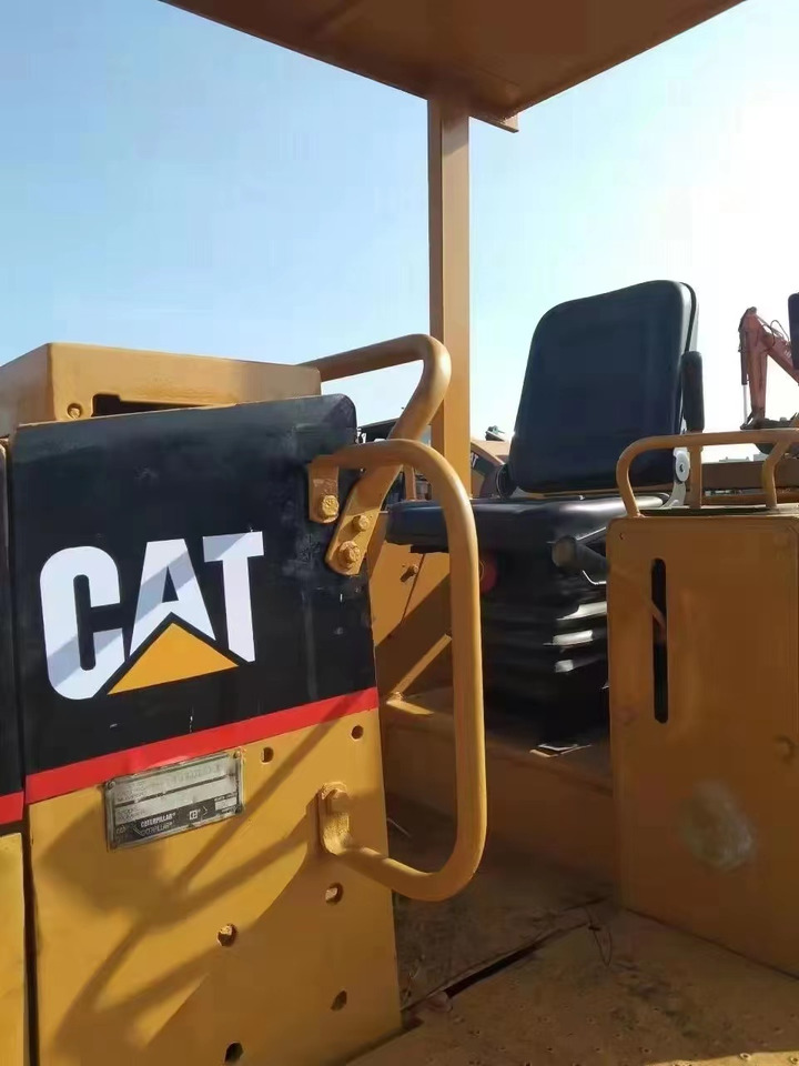 CAT D3C - 불도저 : 사진 4 CAT D3C - 불도저 : 사진 4