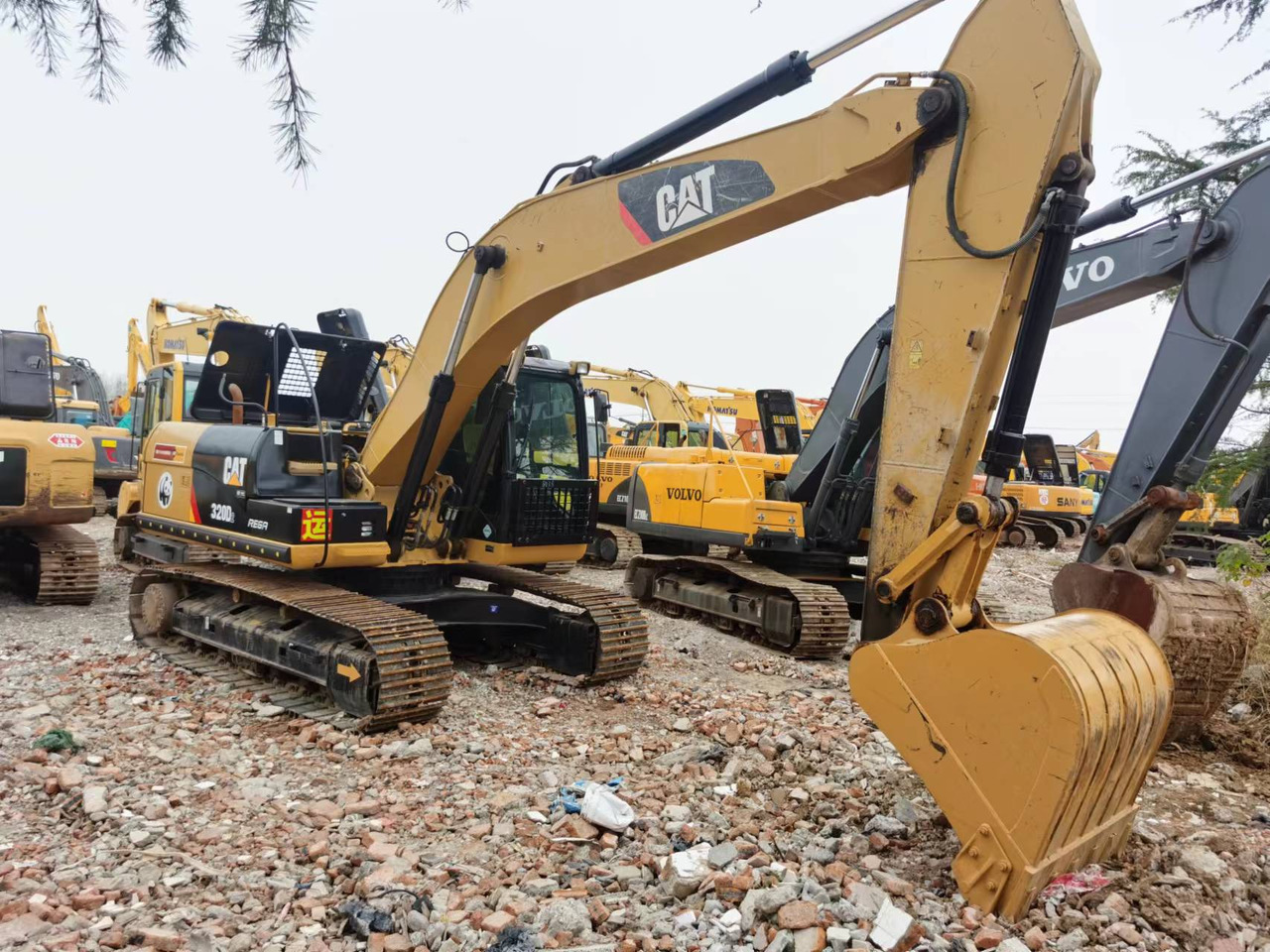 CATERPILLAR 320D2-1 - 크롤러 굴삭기 : 사진 5 CATERPILLAR 320D2-1 - 크롤러 굴삭기 : 사진 5