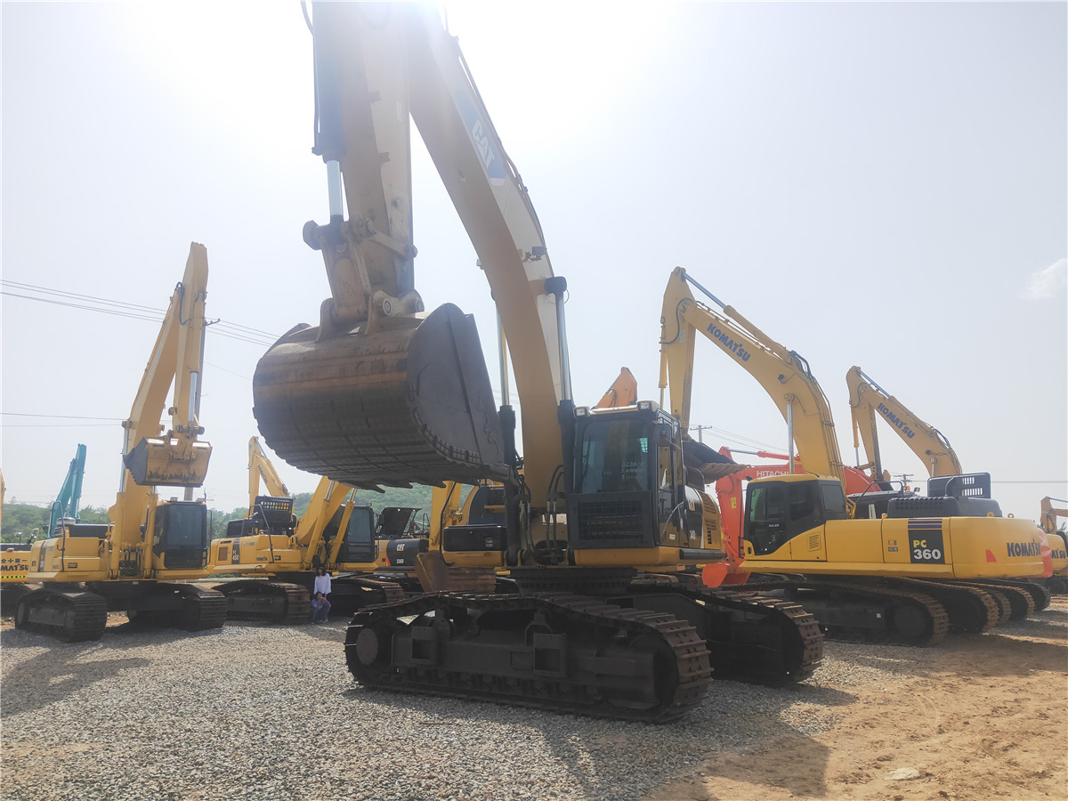 크롤러 굴삭기 CATERPILLAR Crawler Excavator 340D : 사진 9