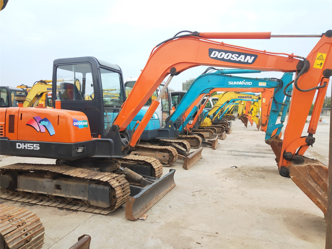 Doosan Crawler Excavator DH55 Good Condition Click for Discount - 크롤러 굴삭기 : 사진 1 Doosan Crawler Excavator DH55 Good Condition Click for Discount - 크롤러 굴삭기 : 사진 1