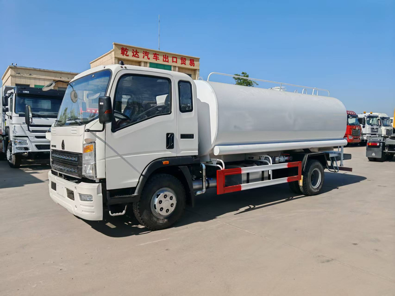 Howo Water Tanker Click for Discount - 워터 펌프 : 사진 5 Howo Water Tanker Click for Discount - 워터 펌프 : 사진 5