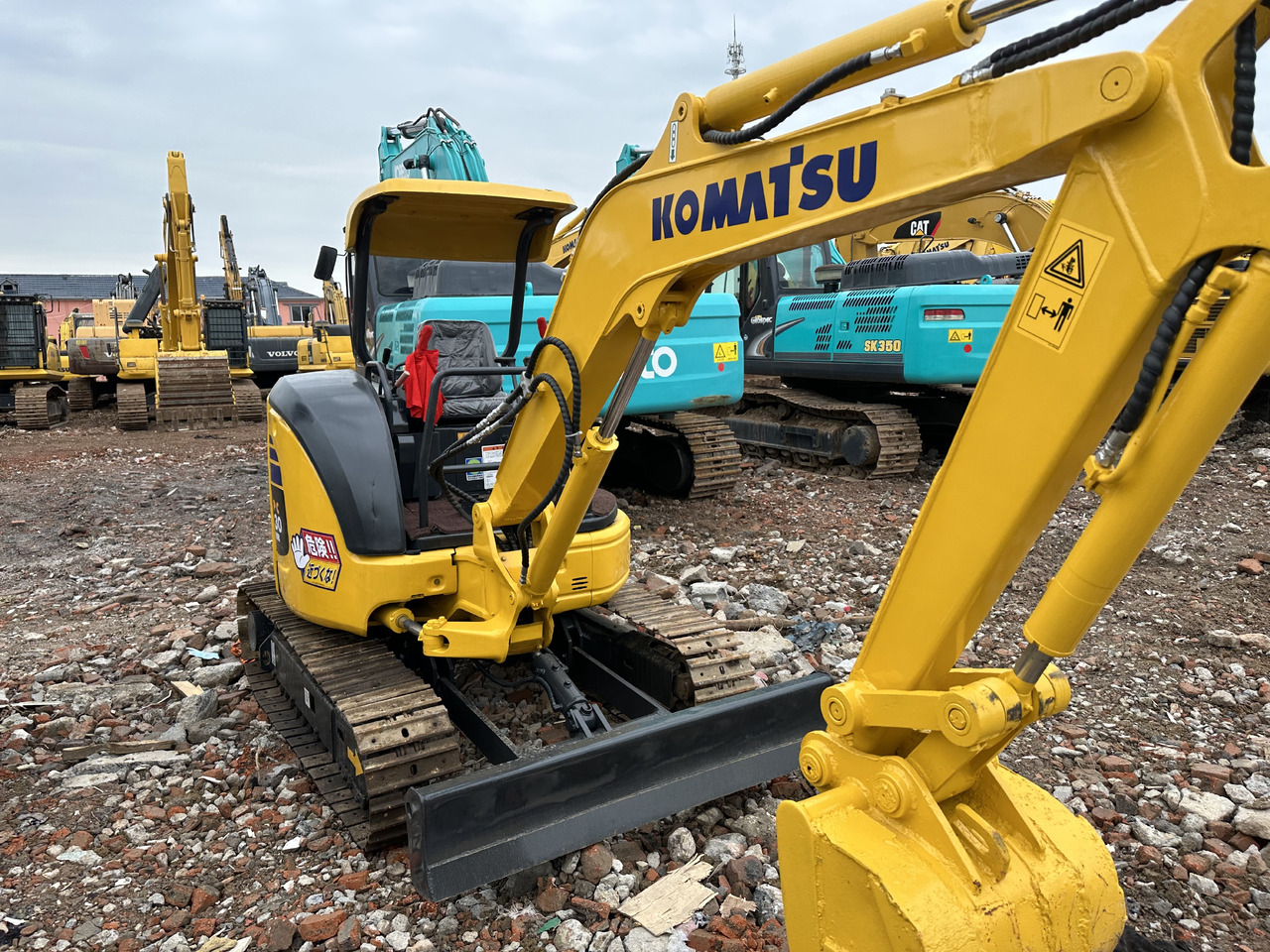 KOMATSU Mini Excavator PC30 Powerful and Efficient Yanmar Engine - 미니 굴삭기 : 사진 4 KOMATSU Mini Excavator PC30 Powerful and Efficient Yanmar Engine - 미니 굴삭기 : 사진 4
