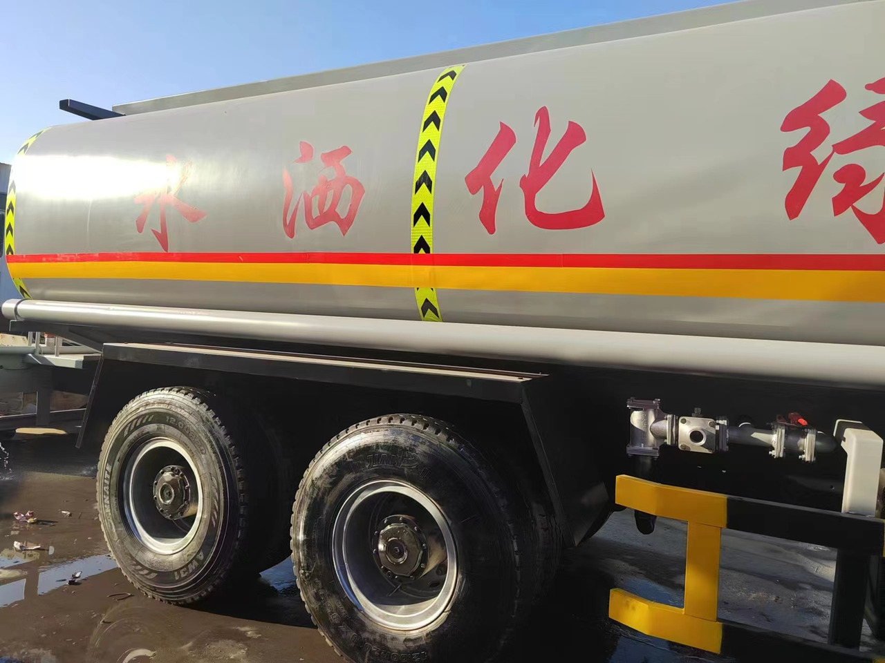 SHACMAN F3000 Water Tanker Click Here For DISCOUNT - 유조트럭 : 사진 5 SHACMAN F3000 Water Tanker Click Here For DISCOUNT - 유조트럭 : 사진 5