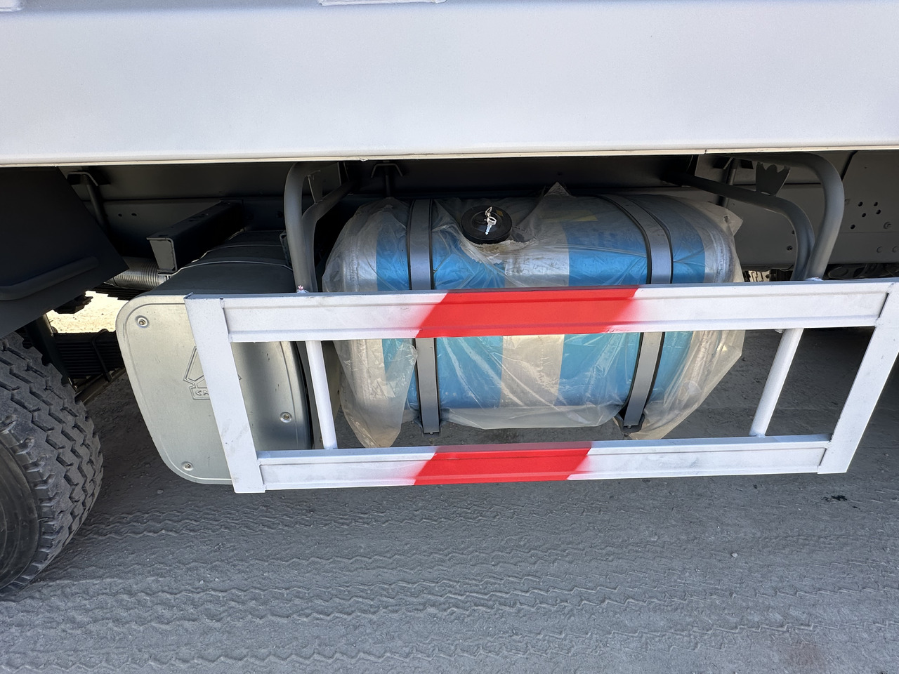 SINOTRUK HOWO 400 8X4 - 덤프트럭 : 사진 5 SINOTRUK HOWO 400 8X4 - 덤프트럭 : 사진 5