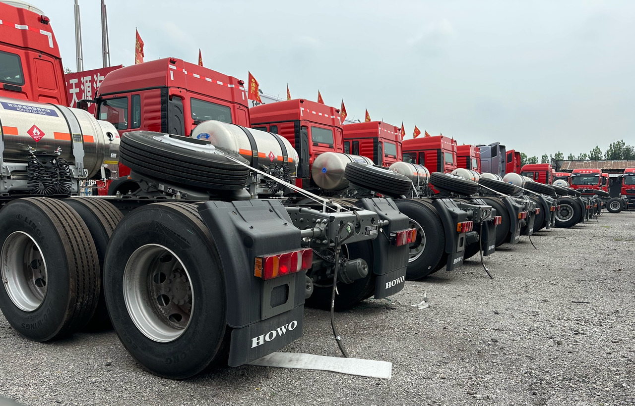 SINOTRUK HOWO TX480HP Tractor Unit Click for Discount - 덤프트럭 : 사진 4 SINOTRUK HOWO TX480HP Tractor Unit Click for Discount - 덤프트럭 : 사진 4