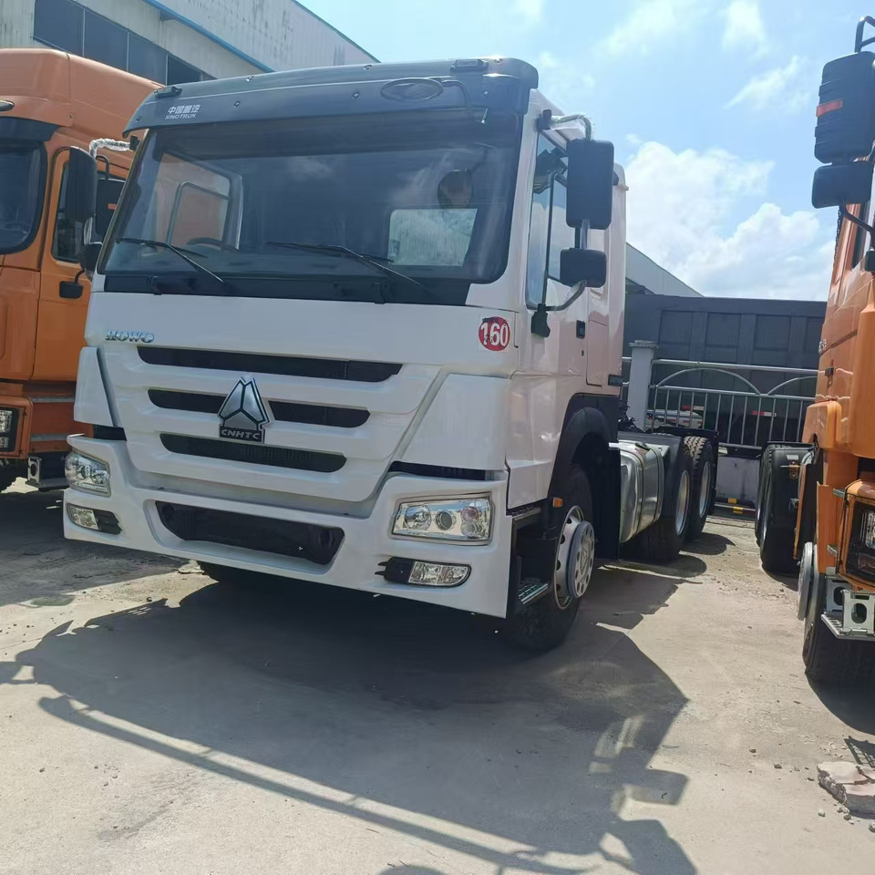 SINOTRUK HOWO Tractor Unit Right-hand Click for discount - 트랙터 유닛 : 사진 1 SINOTRUK HOWO Tractor Unit Right-hand Click for discount - 트랙터 유닛 : 사진 1