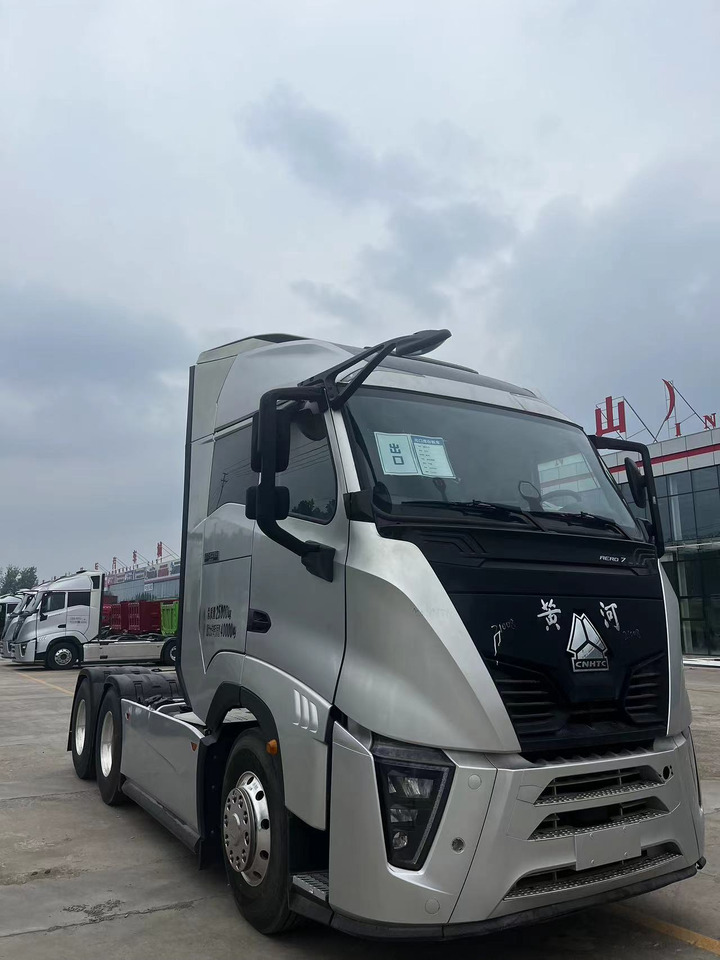 SINOTRUK Y1263 Huanghe X7 6X4 Automatic Tractor Unit - 건설기계 : 사진 1 SINOTRUK Y1263 Huanghe X7 6X4 Automatic Tractor Unit - 건설기계 : 사진 1