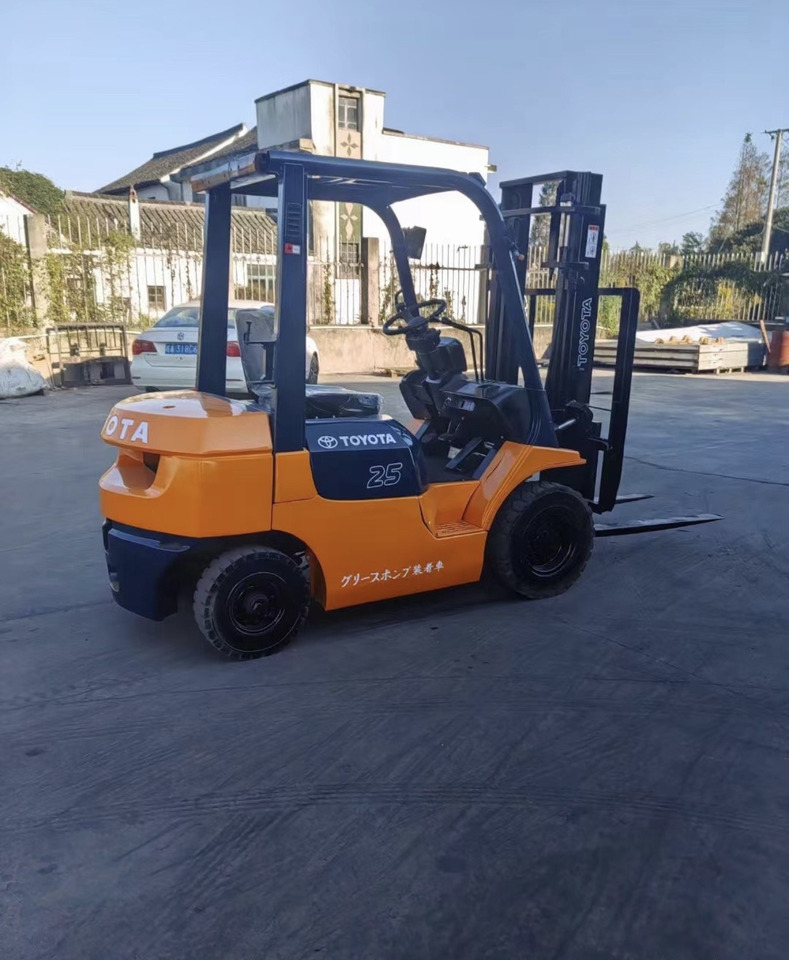 TOYOTA 2.5ton Forklift Click for Discount - 디젤 지게차 : 사진 2 TOYOTA 2.5ton Forklift Click for Discount - 디젤 지게차 : 사진 2