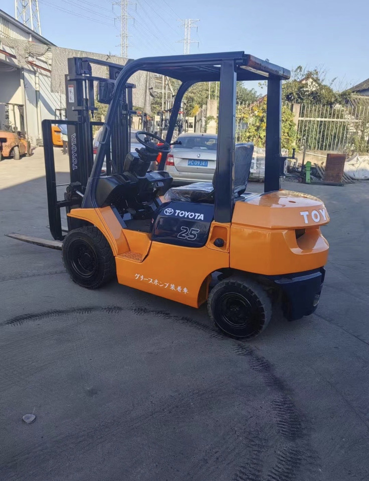 TOYOTA 2.5ton Forklift Click for Discount - 디젤 지게차 : 사진 4 TOYOTA 2.5ton Forklift Click for Discount - 디젤 지게차 : 사진 4