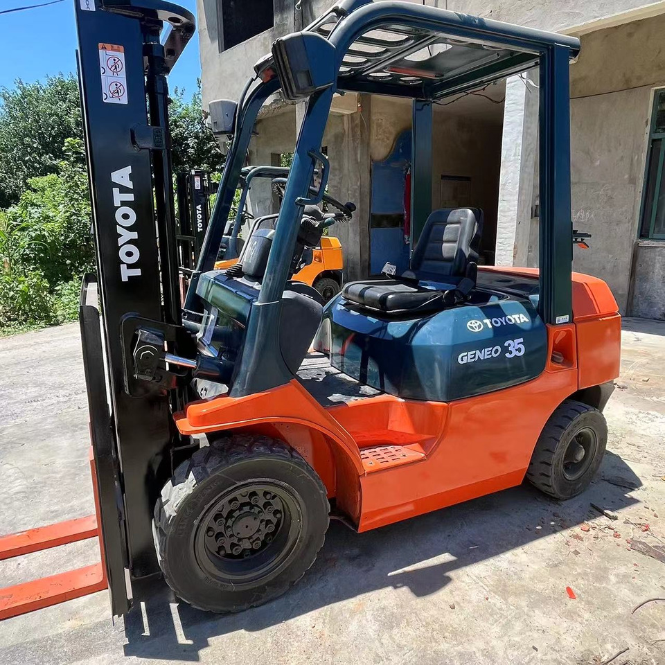 TOYOTA FD35 Forklift 3.5Ton - 디젤 지게차 : 사진 5 TOYOTA FD35 Forklift 3.5Ton - 디젤 지게차 : 사진 5