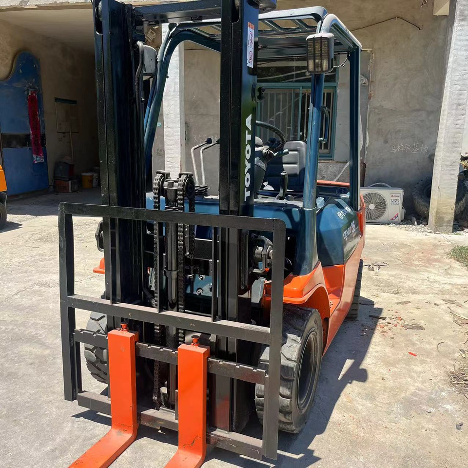 TOYOTA FD35 Forklift 3.5Ton - 디젤 지게차 : 사진 4 TOYOTA FD35 Forklift 3.5Ton - 디젤 지게차 : 사진 4